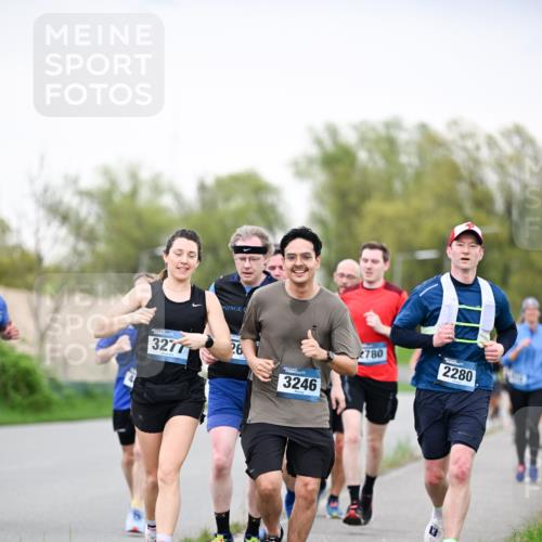 07.04.2024 - 43. Internationalen Wilhelmsburger Insellauf Dr. Thomas Lammeyer http://msf.ph/oto/6040711 07.04.2024 10:36:27 Laufen 3277, 26, 3246, 780, 2280 meine-sportfotos.de