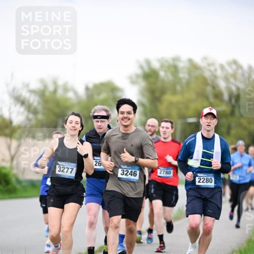 07.04.2024 - 43. Internationalen Wilhelmsburger Insellauf Dr. Thomas Lammeyer http://msf.ph/oto/6040712 07.04.2024 10:36:27 Laufen 3277, 26, 3246, 2780, 2280 meine-sportfotos.de