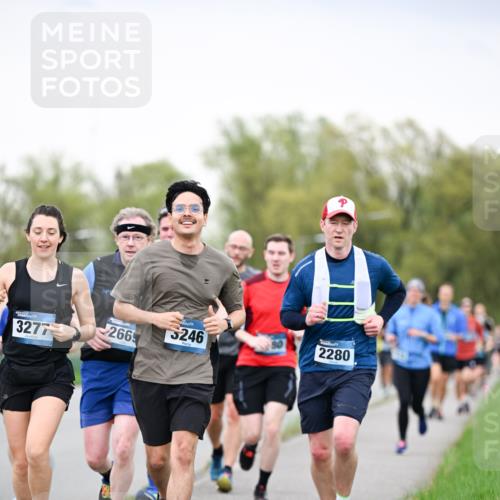 07.04.2024 - 43. Internationalen Wilhelmsburger Insellauf Dr. Thomas Lammeyer http://msf.ph/oto/6040713 07.04.2024 10:36:27 Laufen 3277, 5246, 266, 2280 meine-sportfotos.de