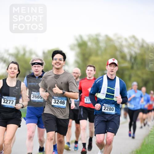 07.04.2024 - 43. Internationalen Wilhelmsburger Insellauf Dr. Thomas Lammeyer http://msf.ph/oto/6040715 07.04.2024 10:36:27 Laufen 3277, 2669, 3246, 27, 2280 meine-sportfotos.de
