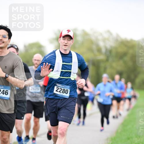 07.04.2024 - 43. Internationalen Wilhelmsburger Insellauf Dr. Thomas Lammeyer http://msf.ph/oto/6040721 07.04.2024 10:36:29 Laufen 246, 22, 2280 meine-sportfotos.de