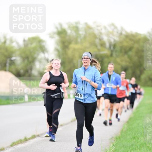 07.04.2024 - 43. Internationalen Wilhelmsburger Insellauf Dr. Thomas Lammeyer http://msf.ph/oto/6040722 07.04.2024 10:36:32 Laufen 2810 meine-sportfotos.de