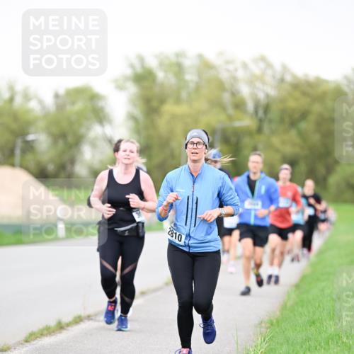 07.04.2024 - 43. Internationalen Wilhelmsburger Insellauf Dr. Thomas Lammeyer http://msf.ph/oto/6040723 07.04.2024 10:36:32 Laufen 2810 meine-sportfotos.de