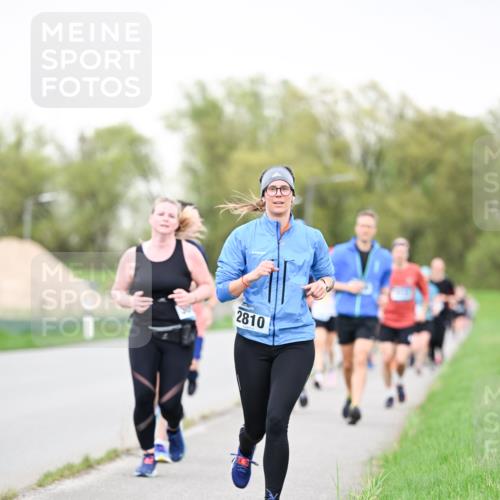 07.04.2024 - 43. Internationalen Wilhelmsburger Insellauf Dr. Thomas Lammeyer http://msf.ph/oto/6040725 07.04.2024 10:36:33 Laufen 2810 meine-sportfotos.de