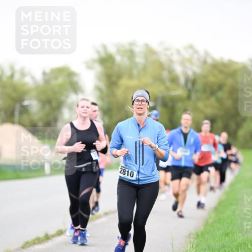 07.04.2024 - 43. Internationalen Wilhelmsburger Insellauf Dr. Thomas Lammeyer http://msf.ph/oto/6040726 07.04.2024 10:36:33 Laufen 2810 meine-sportfotos.de