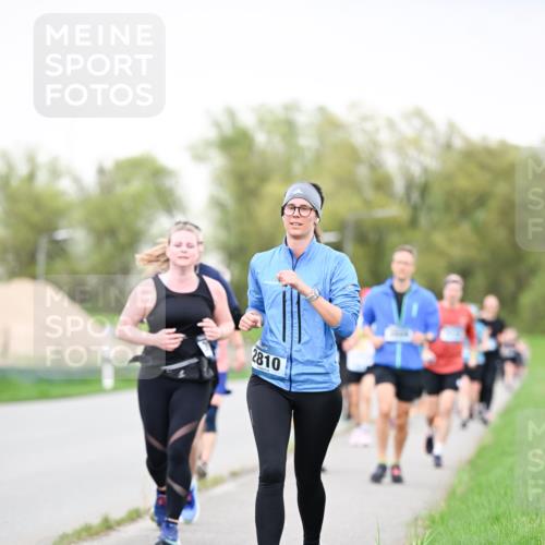 07.04.2024 - 43. Internationalen Wilhelmsburger Insellauf Dr. Thomas Lammeyer http://msf.ph/oto/6040727 07.04.2024 10:36:33 Laufen 2810 meine-sportfotos.de