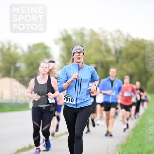 07.04.2024 - 43. Internationalen Wilhelmsburger Insellauf Dr. Thomas Lammeyer http://msf.ph/oto/6040730 07.04.2024 10:36:33 Laufen 2810 meine-sportfotos.de