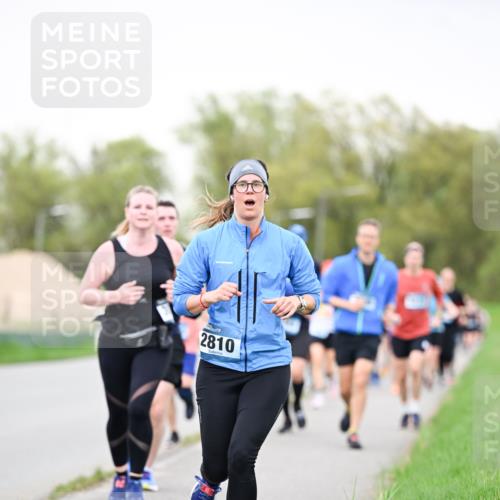 07.04.2024 - 43. Internationalen Wilhelmsburger Insellauf Dr. Thomas Lammeyer http://msf.ph/oto/6040731 07.04.2024 10:36:34 Laufen 2810 meine-sportfotos.de