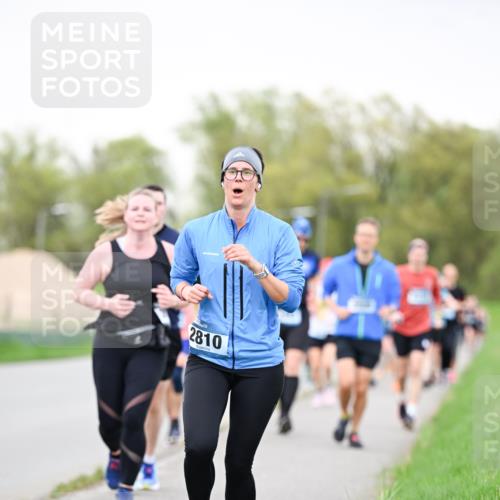 07.04.2024 - 43. Internationalen Wilhelmsburger Insellauf Dr. Thomas Lammeyer http://msf.ph/oto/6040732 07.04.2024 10:36:34 Laufen 2810 meine-sportfotos.de
