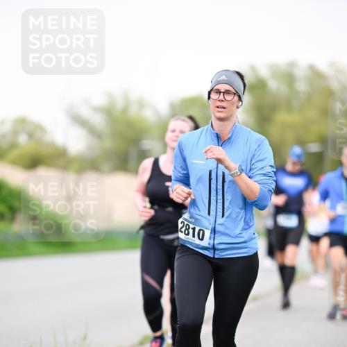 07.04.2024 - 43. Internationalen Wilhelmsburger Insellauf Dr. Thomas Lammeyer http://msf.ph/oto/6040735 07.04.2024 10:36:34 Laufen 2810 meine-sportfotos.de