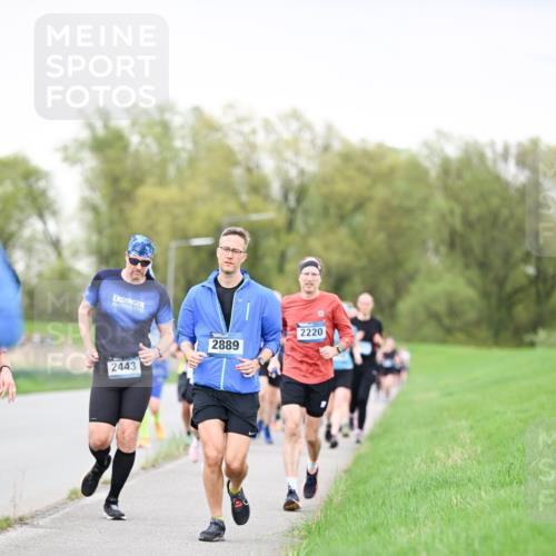 07.04.2024 - 43. Internationalen Wilhelmsburger Insellauf Dr. Thomas Lammeyer http://msf.ph/oto/6040736 07.04.2024 10:36:35 Laufen 2443, 2889, 2220 meine-sportfotos.de