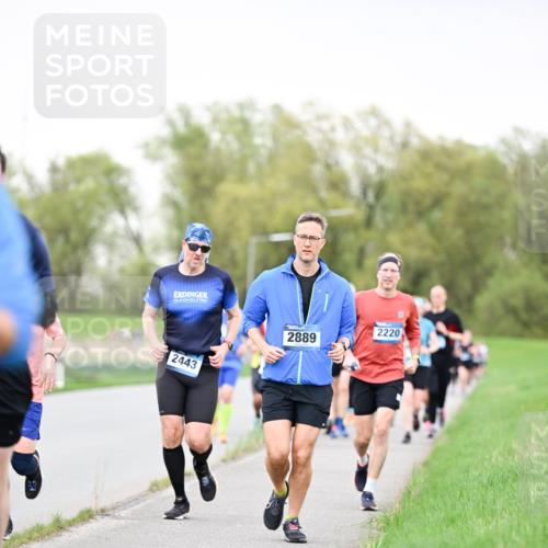 07.04.2024 - 43. Internationalen Wilhelmsburger Insellauf Dr. Thomas Lammeyer http://msf.ph/oto/6040739 07.04.2024 10:36:36 Laufen 2443, 2220, 2889 meine-sportfotos.de