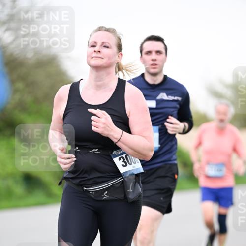 07.04.2024 - 43. Internationalen Wilhelmsburger Insellauf Dr. Thomas Lammeyer http://msf.ph/oto/6040743 07.04.2024 10:36:37 Laufen 413, 43, 300 meine-sportfotos.de