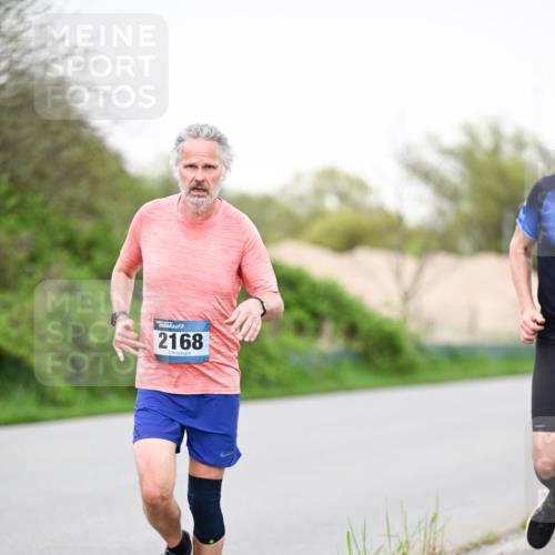07.04.2024 - 43. Internationalen Wilhelmsburger Insellauf Dr. Thomas Lammeyer http://msf.ph/oto/6040747 07.04.2024 10:36:39 Laufen 2168 meine-sportfotos.de