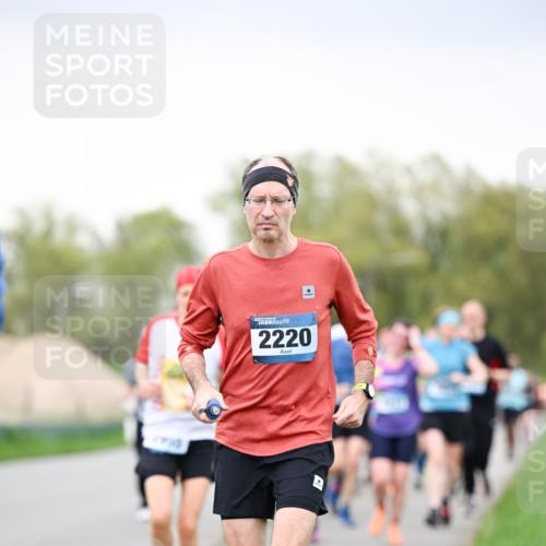07.04.2024 - 43. Internationalen Wilhelmsburger Insellauf Dr. Thomas Lammeyer http://msf.ph/oto/6040755 07.04.2024 10:36:41 Laufen 2220 meine-sportfotos.de