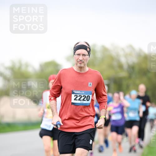07.04.2024 - 43. Internationalen Wilhelmsburger Insellauf Dr. Thomas Lammeyer http://msf.ph/oto/6040757 07.04.2024 10:36:41 Laufen 2220 meine-sportfotos.de