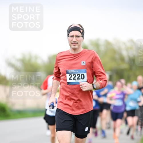 07.04.2024 - 43. Internationalen Wilhelmsburger Insellauf Dr. Thomas Lammeyer http://msf.ph/oto/6040759 07.04.2024 10:36:41 Laufen 2220 meine-sportfotos.de
