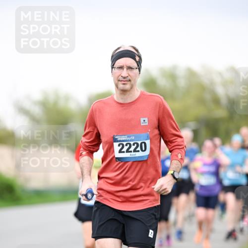 07.04.2024 - 43. Internationalen Wilhelmsburger Insellauf Dr. Thomas Lammeyer http://msf.ph/oto/6040760 07.04.2024 10:36:41 Laufen 2220 meine-sportfotos.de