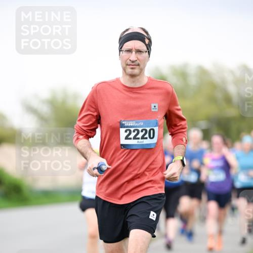 07.04.2024 - 43. Internationalen Wilhelmsburger Insellauf Dr. Thomas Lammeyer http://msf.ph/oto/6040761 07.04.2024 10:36:41 Laufen 43, 2220 meine-sportfotos.de