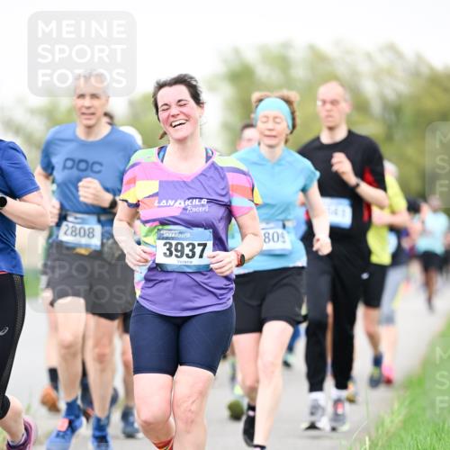 07.04.2024 - 43. Internationalen Wilhelmsburger Insellauf Dr. Thomas Lammeyer http://msf.ph/oto/6040798 07.04.2024 10:36:46 Laufen 2808, 3937, 809 meine-sportfotos.de