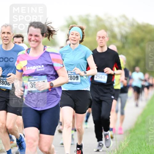 07.04.2024 - 43. Internationalen Wilhelmsburger Insellauf Dr. Thomas Lammeyer http://msf.ph/oto/6040799 07.04.2024 10:36:46 Laufen 2808, 39, 2809, 2561 meine-sportfotos.de