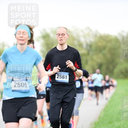 07.04.2024 - 43. Internationalen Wilhelmsburger Insellauf Dr. Thomas Lammeyer http://msf.ph/oto/6040811 07.04.2024 10:36:47 Laufen 2809, 2561 meine-sportfotos.de