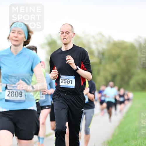 07.04.2024 - 43. Internationalen Wilhelmsburger Insellauf Dr. Thomas Lammeyer http://msf.ph/oto/6040813 07.04.2024 10:36:48 Laufen 2809, 2561 meine-sportfotos.de