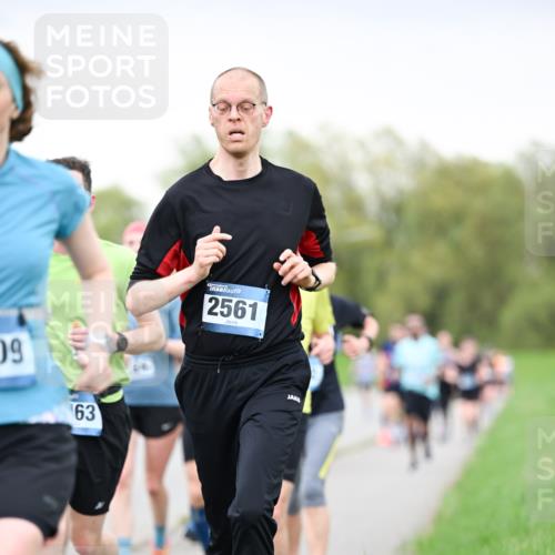 07.04.2024 - 43. Internationalen Wilhelmsburger Insellauf Dr. Thomas Lammeyer http://msf.ph/oto/6040817 07.04.2024 10:36:48 Laufen 09, 63, 2561 meine-sportfotos.de