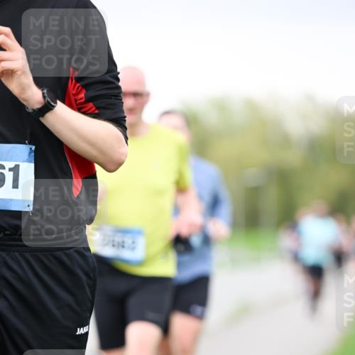 07.04.2024 - 43. Internationalen Wilhelmsburger Insellauf Dr. Thomas Lammeyer http://msf.ph/oto/6040822 07.04.2024 10:36:50 Laufen 61 meine-sportfotos.de