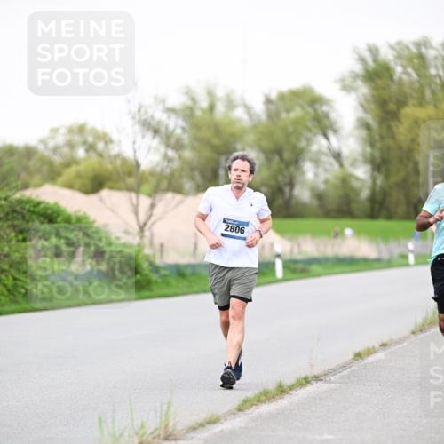 07.04.2024 - 43. Internationalen Wilhelmsburger Insellauf Dr. Thomas Lammeyer http://msf.ph/oto/6040837 07.04.2024 10:36:54 Laufen 2806 meine-sportfotos.de