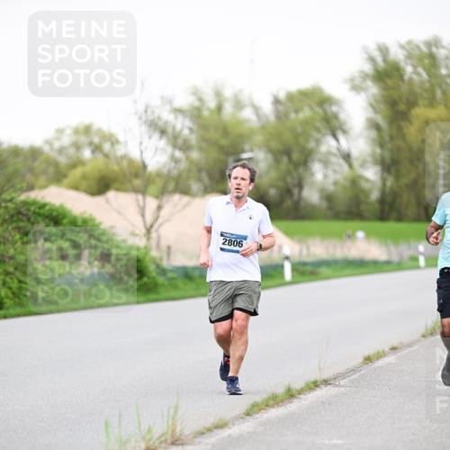 07.04.2024 - 43. Internationalen Wilhelmsburger Insellauf Dr. Thomas Lammeyer http://msf.ph/oto/6040839 07.04.2024 10:36:54 Laufen 2806 meine-sportfotos.de