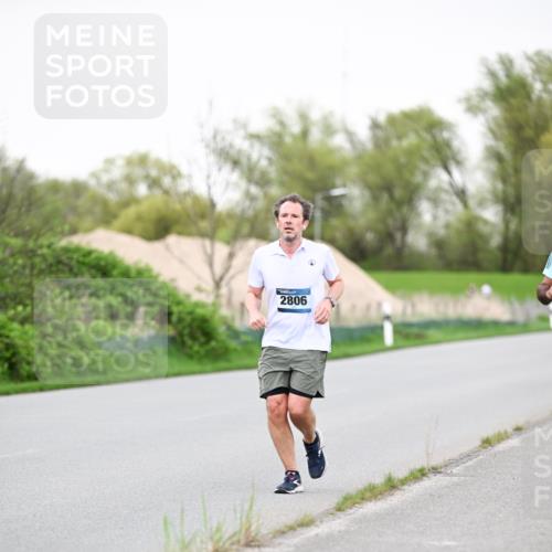 07.04.2024 - 43. Internationalen Wilhelmsburger Insellauf Dr. Thomas Lammeyer http://msf.ph/oto/6040844 07.04.2024 10:36:55 Laufen 2806 meine-sportfotos.de