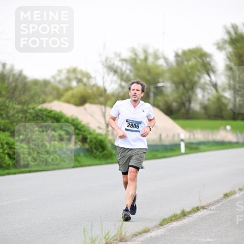 07.04.2024 - 43. Internationalen Wilhelmsburger Insellauf Dr. Thomas Lammeyer http://msf.ph/oto/6040847 07.04.2024 10:36:55 Laufen 2806 meine-sportfotos.de