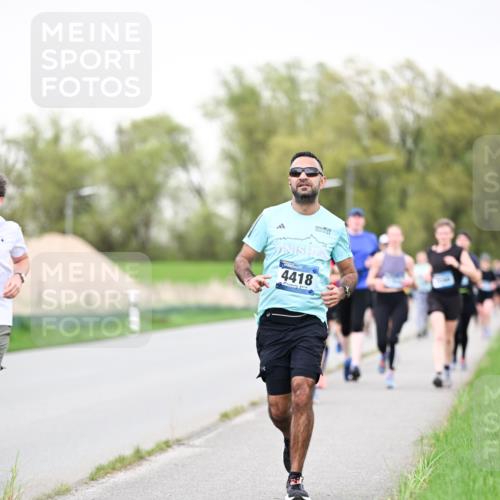 07.04.2024 - 43. Internationalen Wilhelmsburger Insellauf Dr. Thomas Lammeyer http://msf.ph/oto/6040849 07.04.2024 10:36:56 Laufen 4418 meine-sportfotos.de