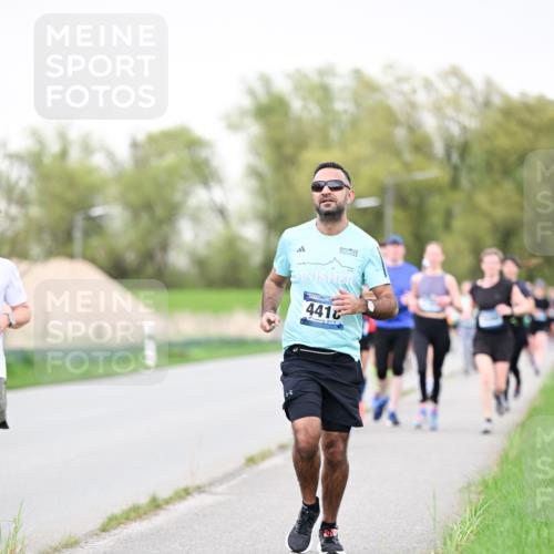 07.04.2024 - 43. Internationalen Wilhelmsburger Insellauf Dr. Thomas Lammeyer http://msf.ph/oto/6040851 07.04.2024 10:36:56 Laufen 4416 meine-sportfotos.de