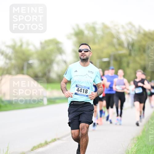 07.04.2024 - 43. Internationalen Wilhelmsburger Insellauf Dr. Thomas Lammeyer http://msf.ph/oto/6040860 07.04.2024 10:36:57 Laufen 4418 meine-sportfotos.de