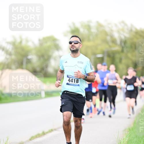 07.04.2024 - 43. Internationalen Wilhelmsburger Insellauf Dr. Thomas Lammeyer http://msf.ph/oto/6040861 07.04.2024 10:36:57 Laufen 4418 meine-sportfotos.de