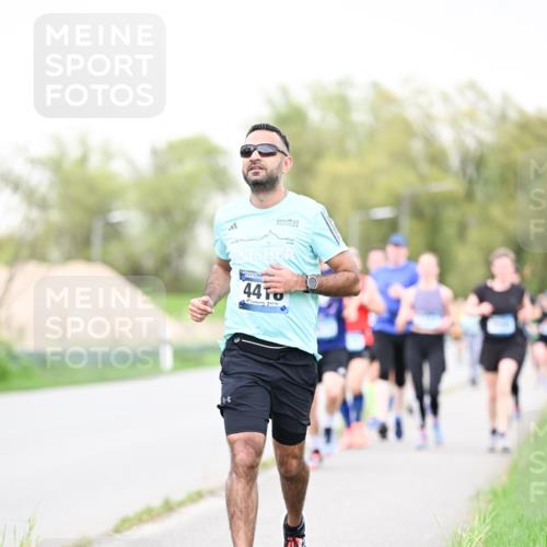 07.04.2024 - 43. Internationalen Wilhelmsburger Insellauf Dr. Thomas Lammeyer http://msf.ph/oto/6040863 07.04.2024 10:36:57 Laufen 4410 meine-sportfotos.de