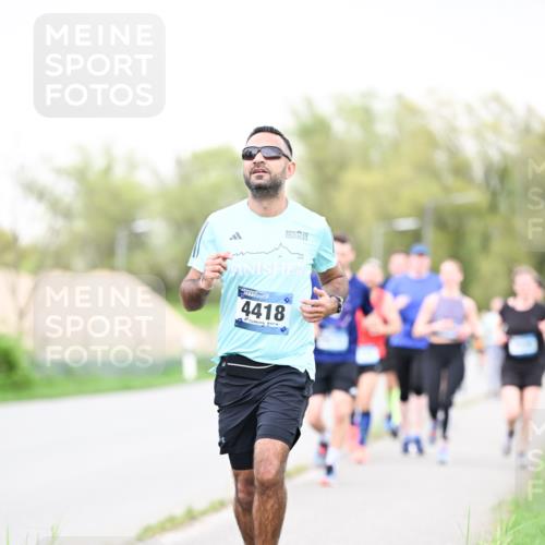 07.04.2024 - 43. Internationalen Wilhelmsburger Insellauf Dr. Thomas Lammeyer http://msf.ph/oto/6040867 07.04.2024 10:36:57 Laufen 20, 4418 meine-sportfotos.de