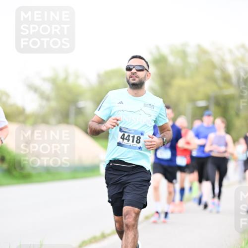07.04.2024 - 43. Internationalen Wilhelmsburger Insellauf Dr. Thomas Lammeyer http://msf.ph/oto/6040869 07.04.2024 10:36:57 Laufen 4418 meine-sportfotos.de