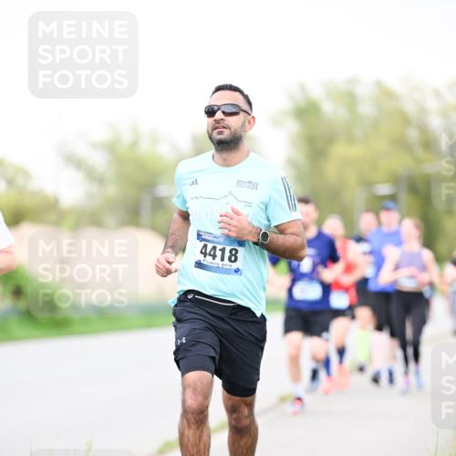07.04.2024 - 43. Internationalen Wilhelmsburger Insellauf Dr. Thomas Lammeyer http://msf.ph/oto/6040872 07.04.2024 10:36:58 Laufen 4418 meine-sportfotos.de