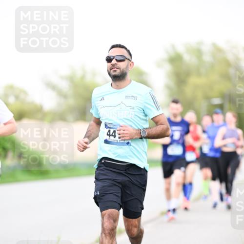 07.04.2024 - 43. Internationalen Wilhelmsburger Insellauf Dr. Thomas Lammeyer http://msf.ph/oto/6040874 07.04.2024 10:36:58 Laufen 2, 44 meine-sportfotos.de