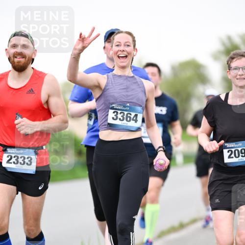 07.04.2024 - 43. Internationalen Wilhelmsburger Insellauf Dr. Thomas Lammeyer http://msf.ph/oto/6040905 07.04.2024 10:37:04 Laufen 2333, 3364, 209 meine-sportfotos.de