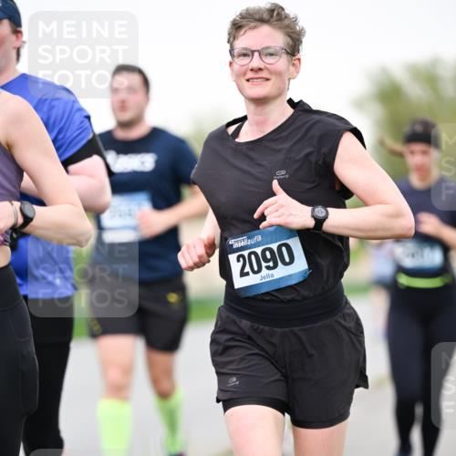 07.04.2024 - 43. Internationalen Wilhelmsburger Insellauf Dr. Thomas Lammeyer http://msf.ph/oto/6040915 07.04.2024 10:37:05 Laufen 2090 meine-sportfotos.de