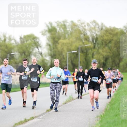 07.04.2024 - 43. Internationalen Wilhelmsburger Insellauf Dr. Thomas Lammeyer http://msf.ph/oto/6040948 07.04.2024 10:37:10 Laufen 2710, 3503, 2599, 2029, 2671 meine-sportfotos.de