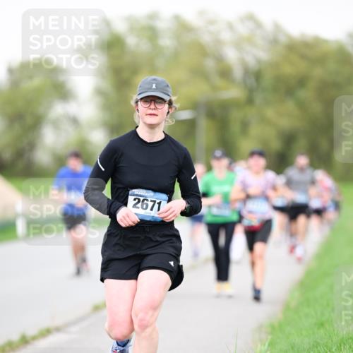 07.04.2024 - 43. Internationalen Wilhelmsburger Insellauf Dr. Thomas Lammeyer http://msf.ph/oto/6040952 07.04.2024 10:37:14 Laufen 2671 meine-sportfotos.de