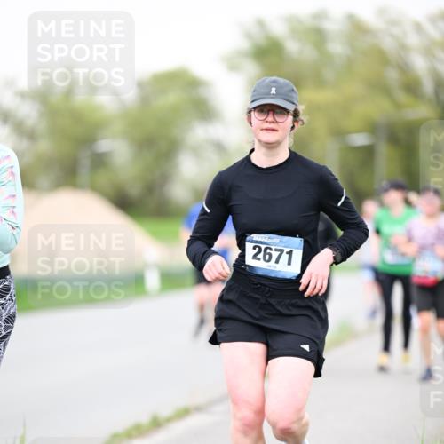 07.04.2024 - 43. Internationalen Wilhelmsburger Insellauf Dr. Thomas Lammeyer http://msf.ph/oto/6040958 07.04.2024 10:37:14 Laufen 2671 meine-sportfotos.de