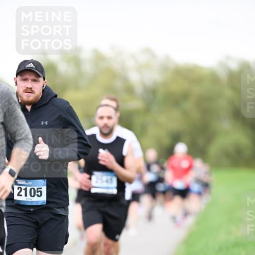 07.04.2024 - 43. Internationalen Wilhelmsburger Insellauf Dr. Thomas Lammeyer http://msf.ph/oto/6041039 07.04.2024 10:37:27 Laufen 2105, 3545 meine-sportfotos.de