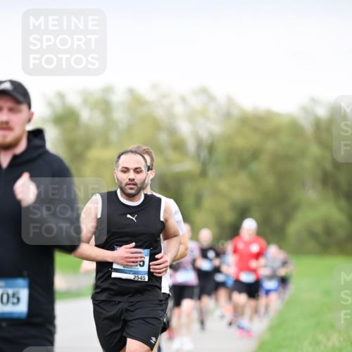 07.04.2024 - 43. Internationalen Wilhelmsburger Insellauf Dr. Thomas Lammeyer http://msf.ph/oto/6041042 07.04.2024 10:37:27 Laufen 05, 2545 meine-sportfotos.de