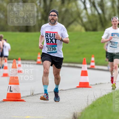 07.04.2024 - 43. Internationalen Wilhelmsburger Insellauf Michael Strokosch http://msf.ph/oto/6041043 07.04.2024 10:21:07 Laufen 3230, 3901 meine-sportfotos.de